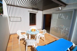 Apartamento de 1 dormitorio con terraza para alquilar en Cala en Blanes, Menorca