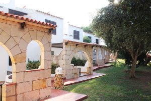 Exteriores de los Apartamentos Talayot en Cala en Blanes