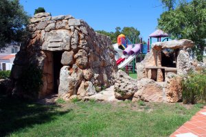 Exteriores de los Apartamentos Talayot en Cala en Blanes