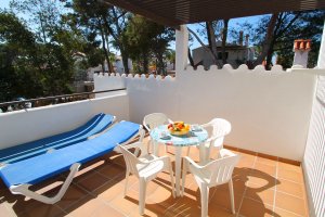 Apartamento de 1 dormitorio con terraza para alquilar en Cala en Blanes, Menorca